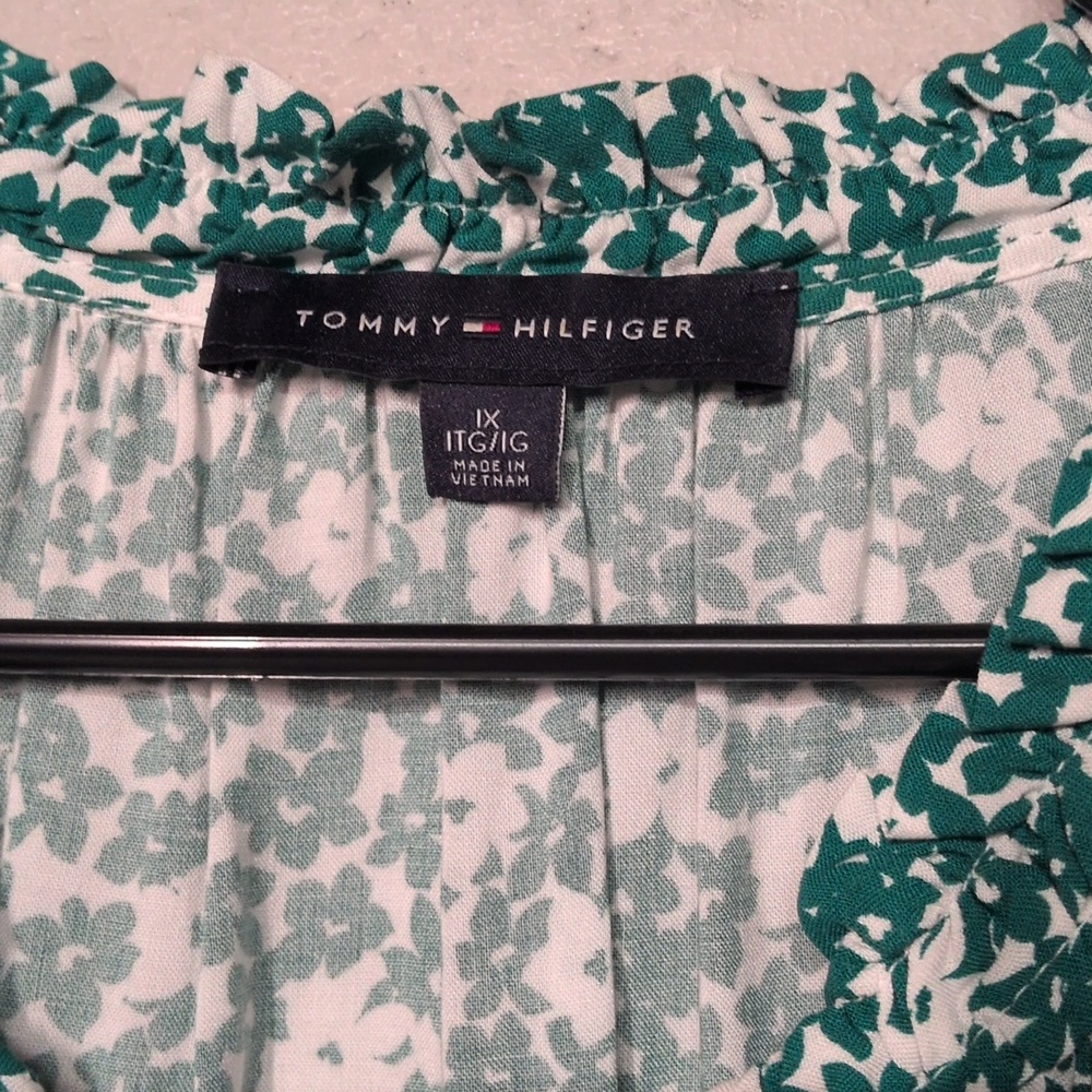 Tommy Hilfiger Women's Plus Size Ruffle Neck Peasant Top Floral 1X NWOT - Picture 3 of 7